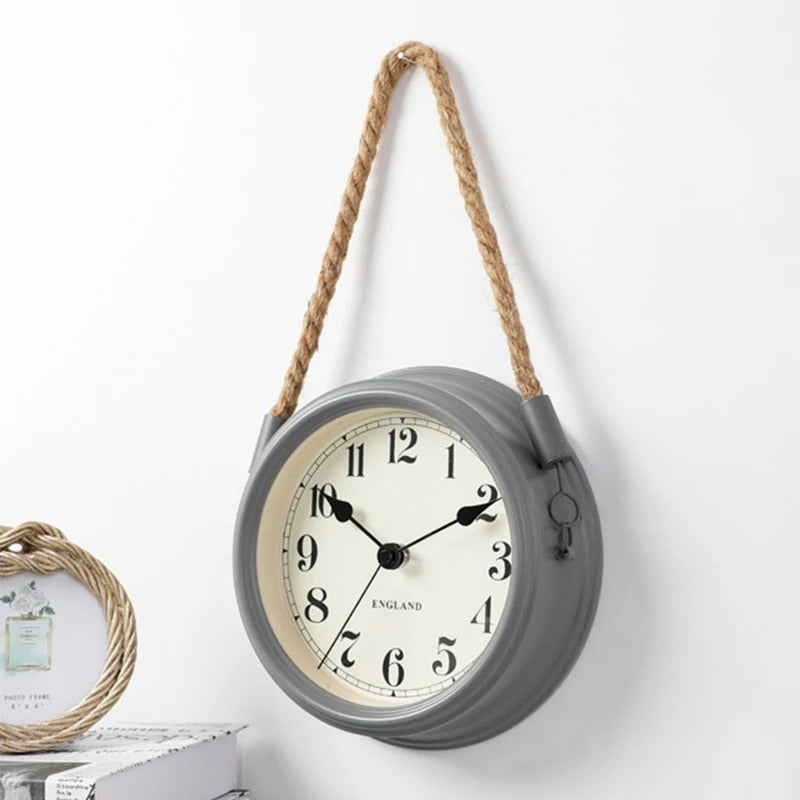horloge murale ronde grise suspendue corde chanvre style vintage industriel décoration intérieur