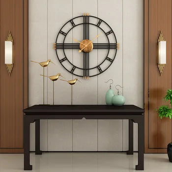 horloge murale design grande taille noire dorée style moderne salon décoration intérieure