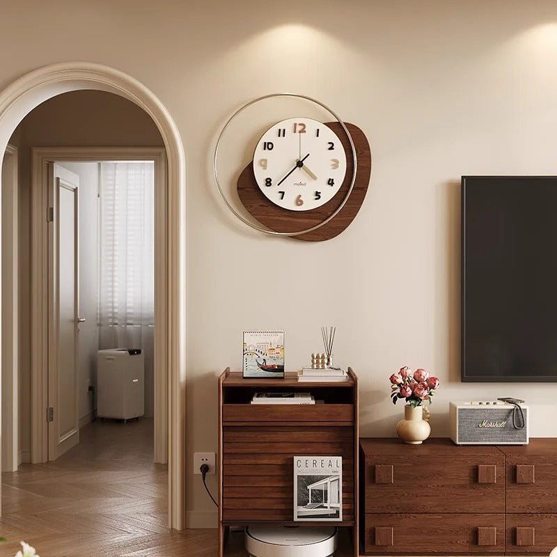 Horloge murale bois noyer cercle métal salon mur beige meuble TV