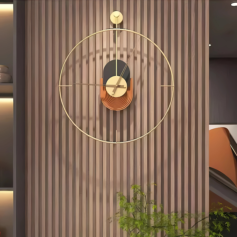Horloge murale design cercle doré centre noir cuivre mise en situation salon