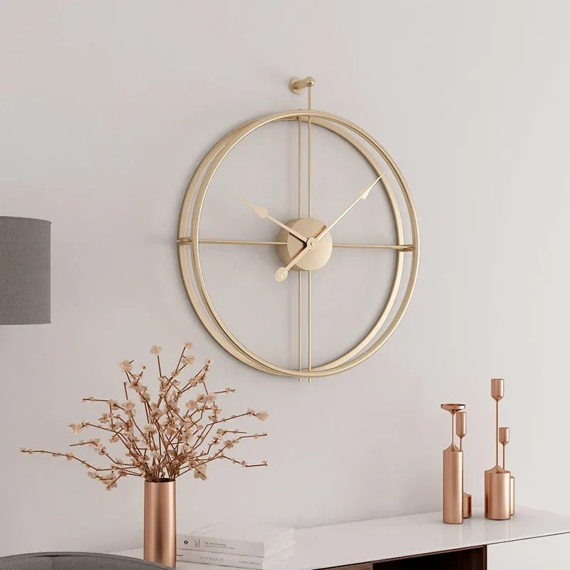 horloge murale design dorée métal style scandinave minimaliste salon moderne grande taille