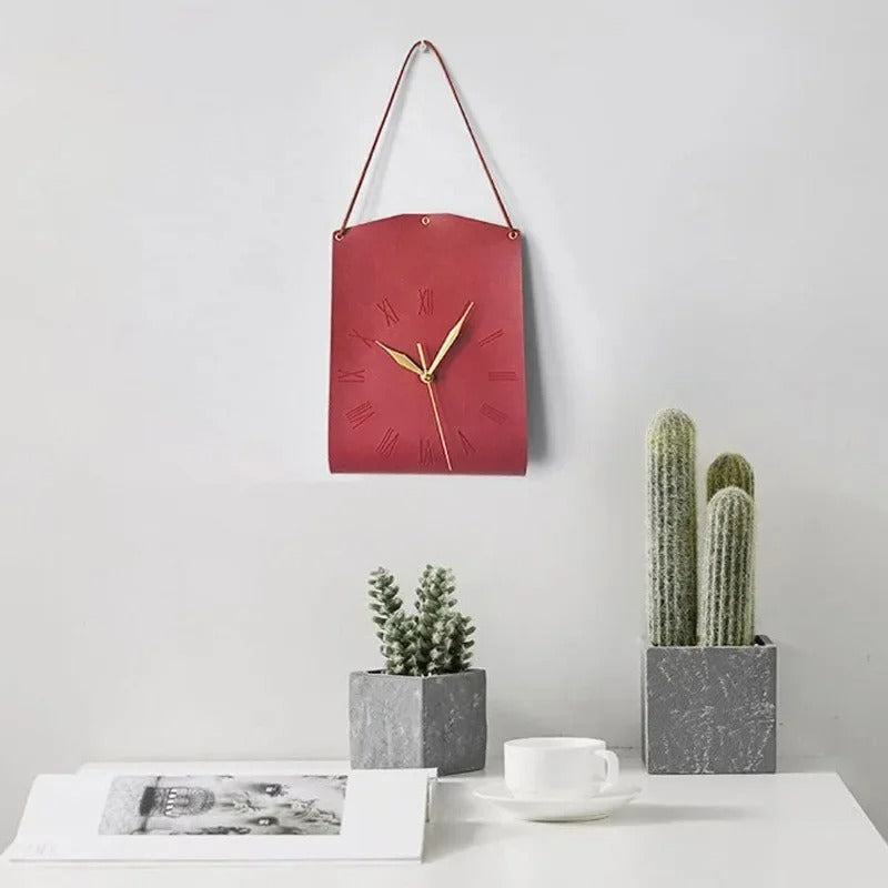 horloge murale forme de sac a main rouge