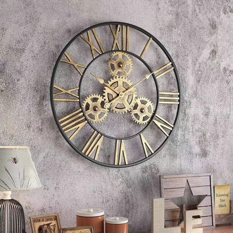 horloge murale industrielle vintage engrenages dorés chiffres romains métal noir salon style steampunk