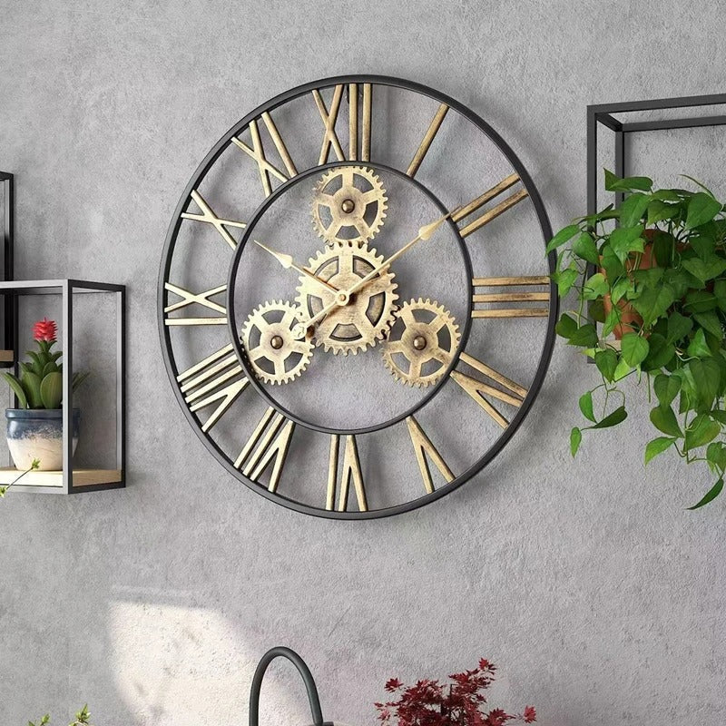 horloge murale industrielle engrenages dorés chiffres romains métal noir style steampunk décoration salon