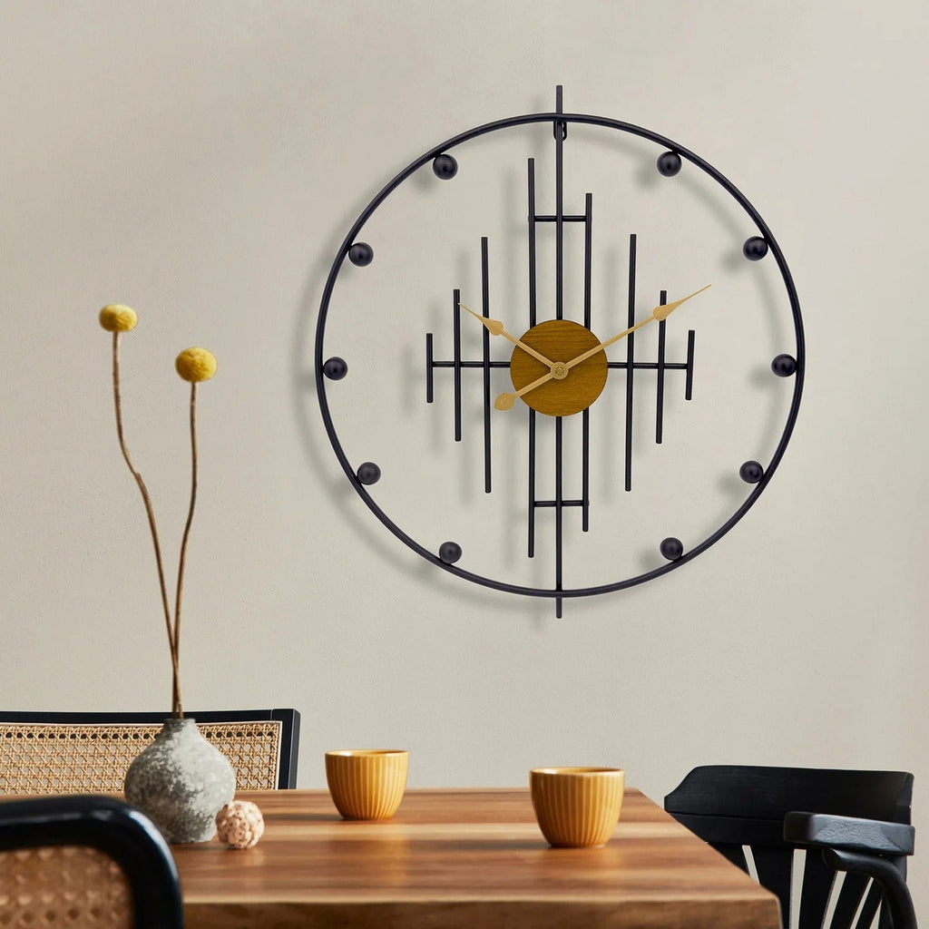 horloge murale design industriel métal noir et doré sans chiffres style moderne salon salle à manger