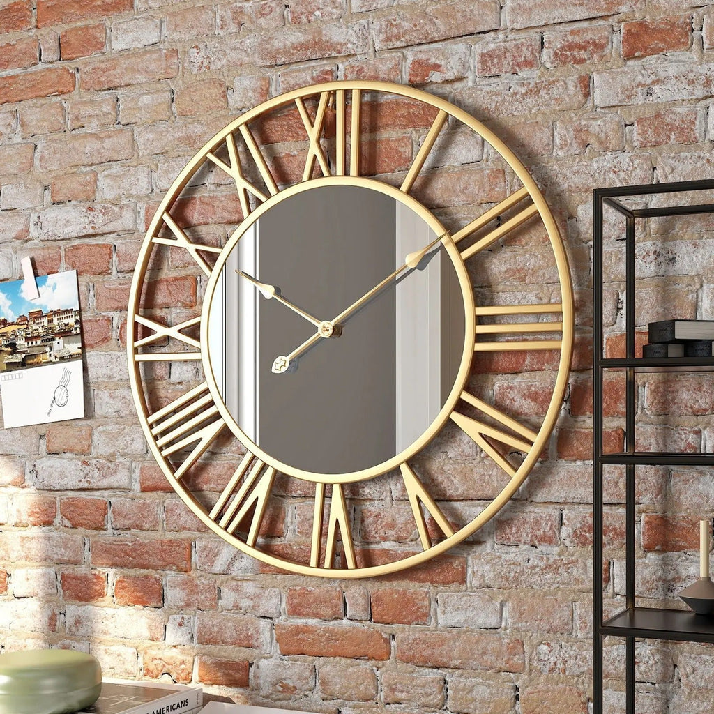 Horloge murale miroir chiffres romains Roma métal doré mur brique